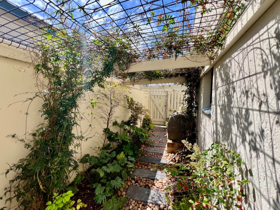 5 Bedroom Property for Sale in Oubaai Western Cape